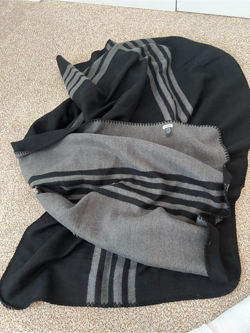 NWOT bb Dakota black and gray striped shawl scarf